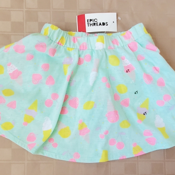 Girl's skirts size 4T- already Sold - Picture 4 of 5